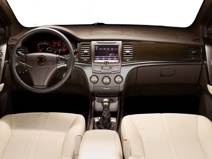  SsangYong Actyon Concept 2010 года  (фото 3 из 8)